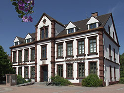 Abbildung Wibilohaus mit Zweigstelle der Stadtbücherei, Ortskern Wiebelskirchen, Stadtteil der Kreisstadt Neunkichen Saar  / © ruff