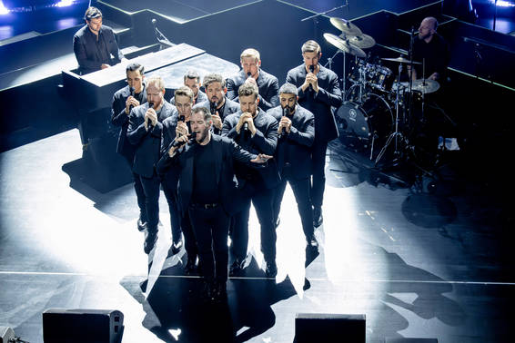 Musiker auf einer Bühne